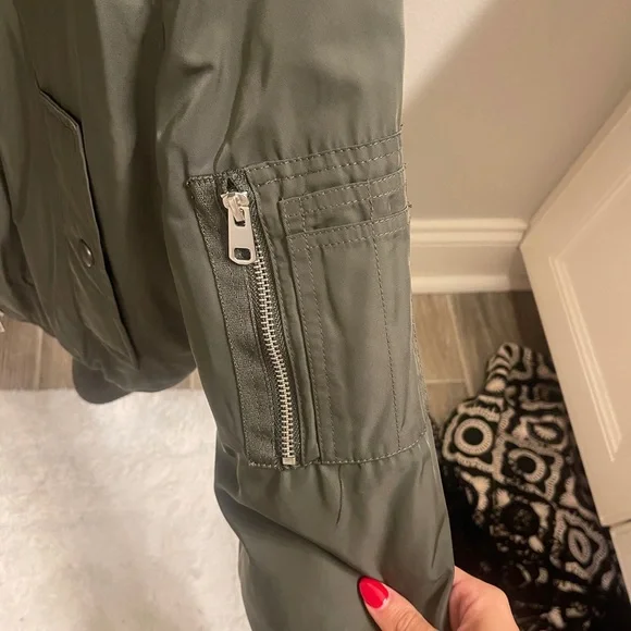 Army Green Bomber jacket! Never worn just took tags off!